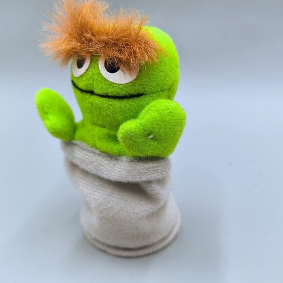Oscar Grouch Mini Bean Plush Trash Can Sesame Street Kelloggs Premium 4 inch - Picture 2 of 4
